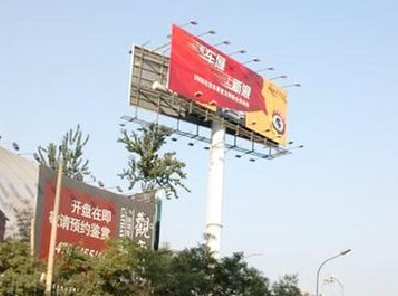 寻乌户外广告怎么做才能让人一眼记住？